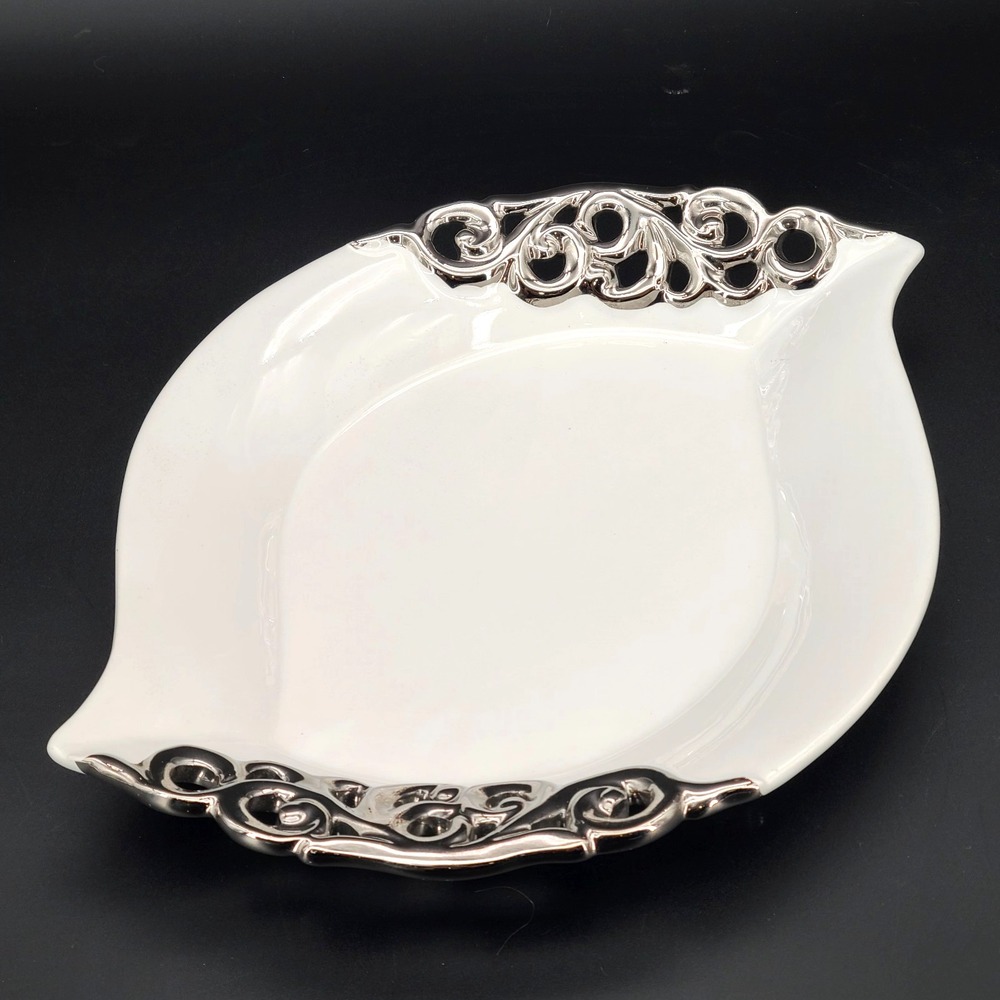 PTS Int. 222 Fifth Serving Oval Vegetable Bowl Silver Filagree Handles 13.5"